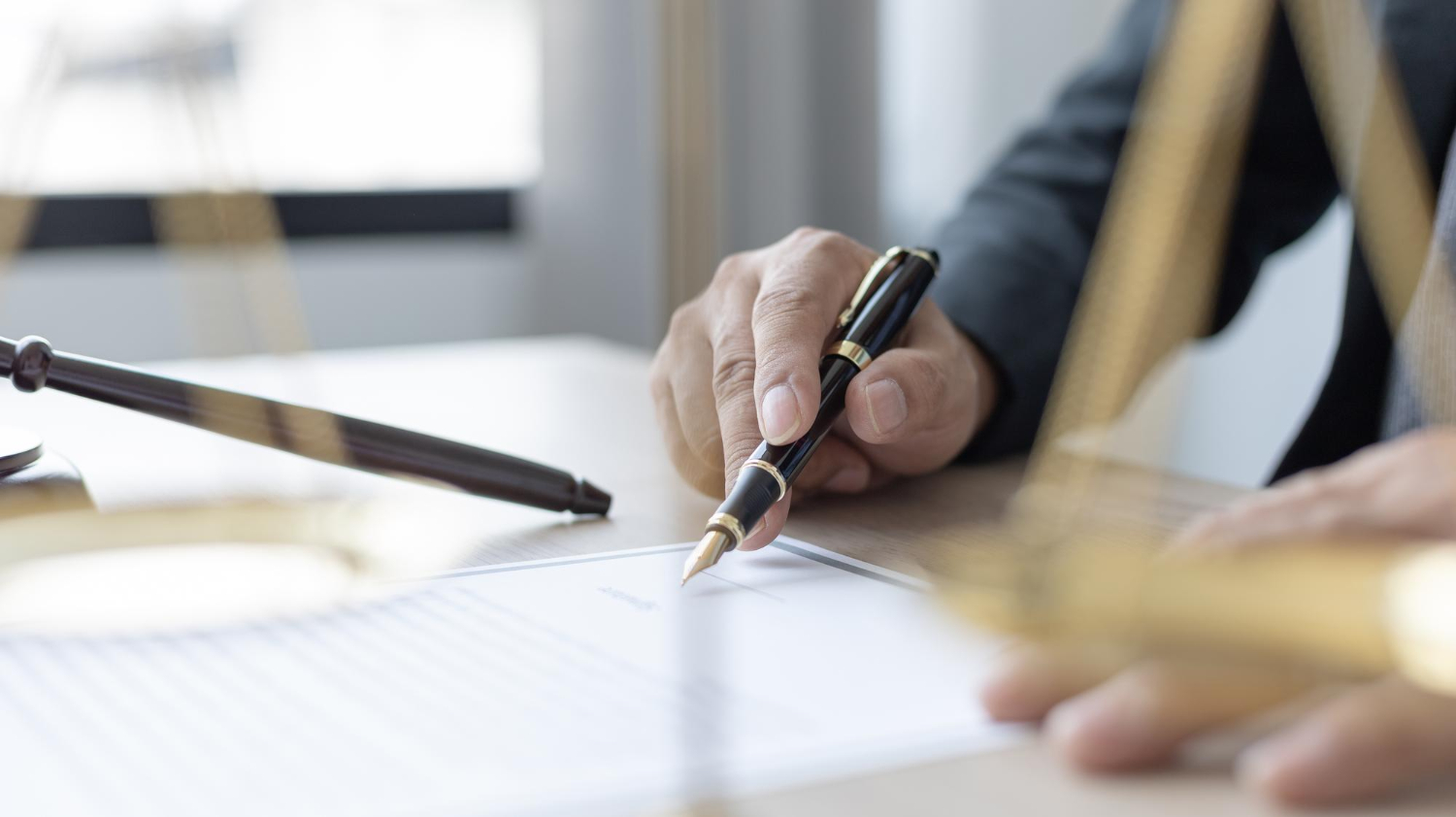 Documentación para cobrar un seguro de vida: certificados, testamento y plazos legales